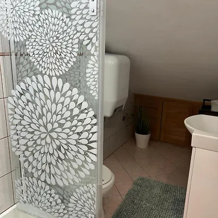 Tena Appartement Selce