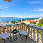 Apartament Tena Selce