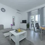 Tena Apartament
