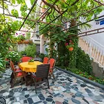 Apartament Tena *