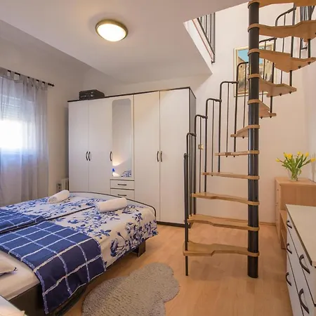 Tena Apartment *