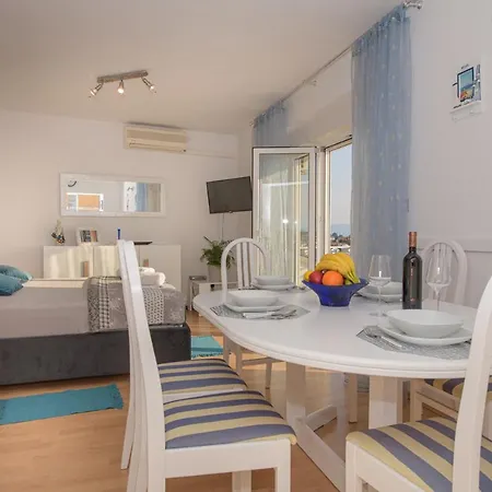Apartament Tena Selce