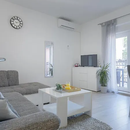 Apartment Tena