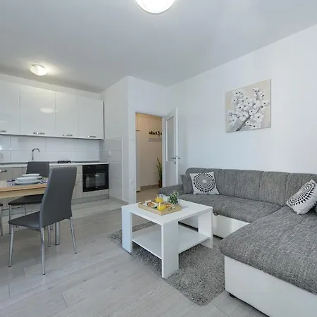 Tena Apartment Selce